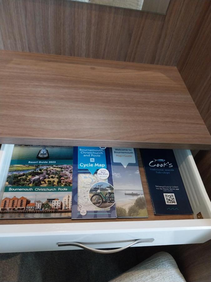 浦耳Family Breaks At Rockley Park With Prosecco And A Box Of Chocolates On Arrival别墅 外观 照片